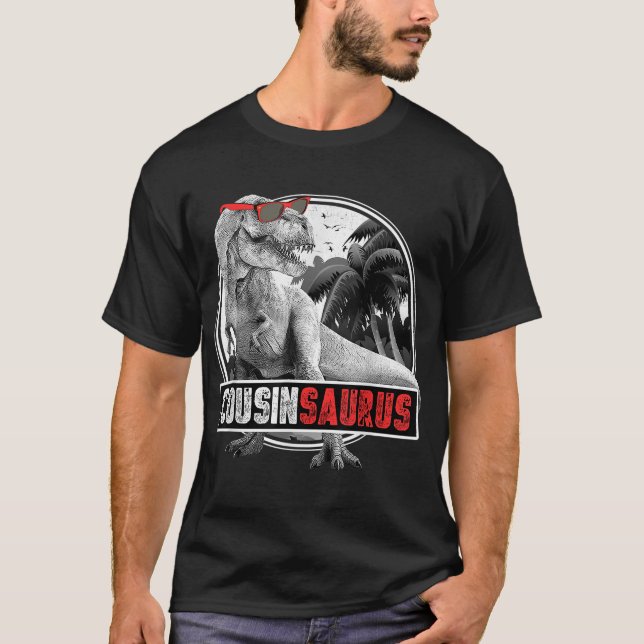 Cousinsaurus for Boys T-Rex Cousin Dinosaur T Shirt (Framsida)