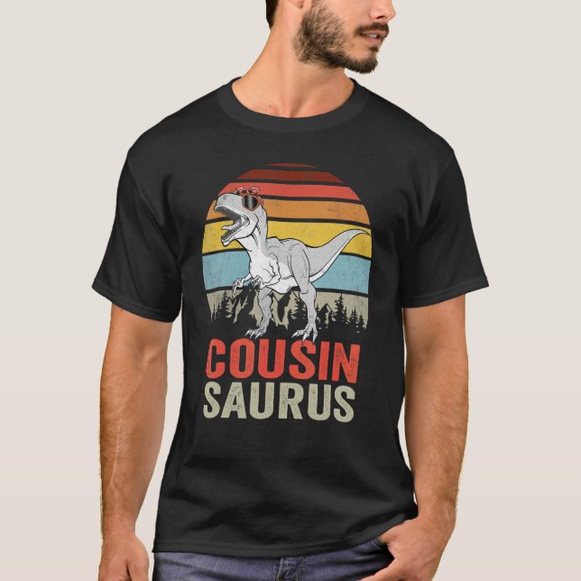 Cousinsaurus Rex Dinosaur Cousin Saurus Family Din T Shirt (Framsida)