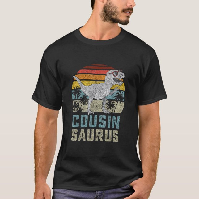 Cousinsaurus T Rex Dinosaur Cousin Saurus Boy T Shirt (Framsida)