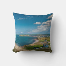Coussin petit village sur le bord de la mer