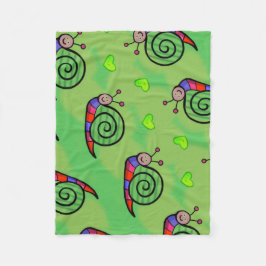 Couverture polaire escargot sur fond vert fleecefilt