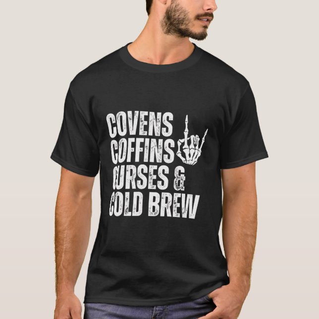 Covens Coffins Curses Kall Brew Fall Halloween Spo T Shirt (Framsida)