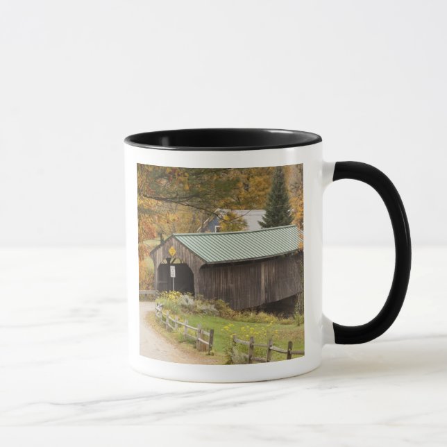 Covered bridge, Vermont, USA Mugg (Höger)