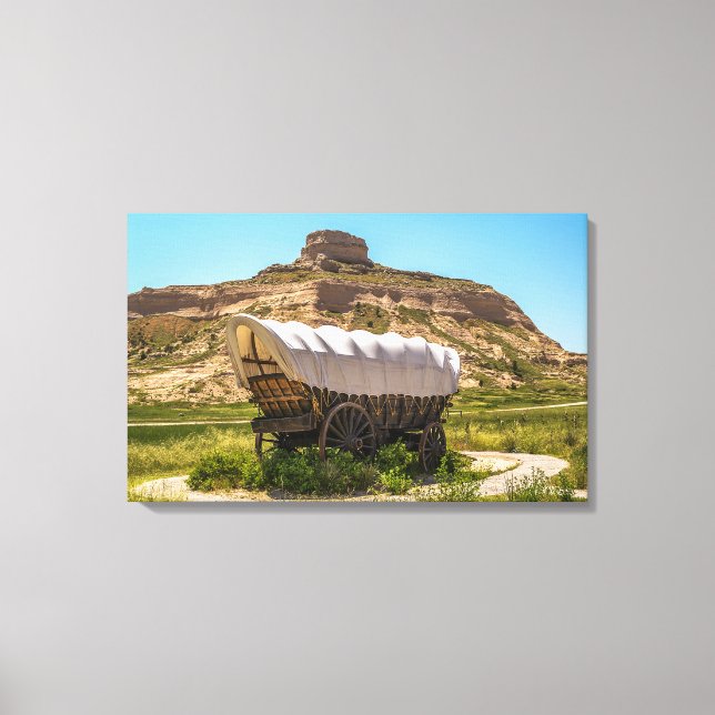 Covered Wagon vid Scotts Bluff National Monument Canvastryck (Framsida)
