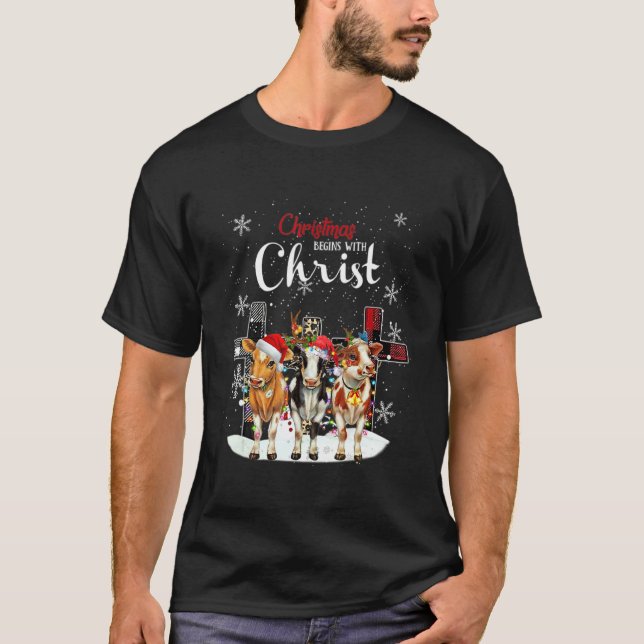 Cow Christmas Begins With Christ Cow  Christmas T Shirt (Framsida)