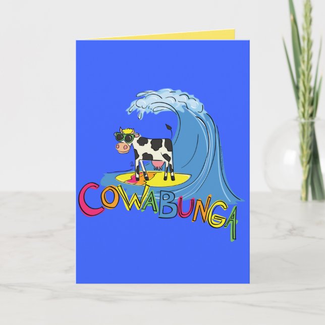 Cowabunga Cute Surfing Cow sommarhälsningskort Kort (Framsida)