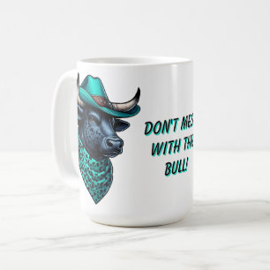 Cowboy Bull med turkos Hat och Patterned Scarf Kaffemugg