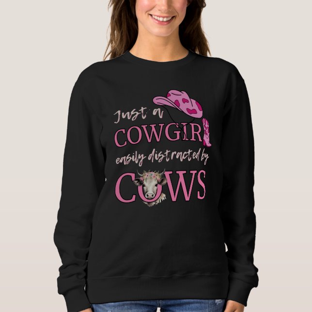 Cowboy, EN COWGIRL LÄTT DISTRAKTERAD AV COWS T Shirt (Framsida)