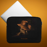 Cowboy Hat and Leather Boots Masculine Personalize<br><div class="desc">Ett par svarta läderskor står på golv med en brun cowboyhatt överst. Anpassa genom att redigera texten eller ta bort text utan namn.</div>