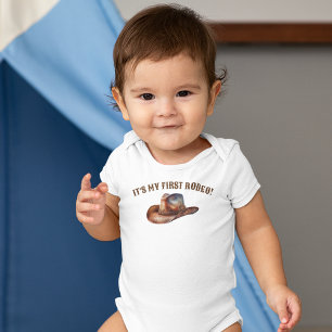 Cowboy Hat First Rodeo Birthday Baby Bodydräkt T Shirt
