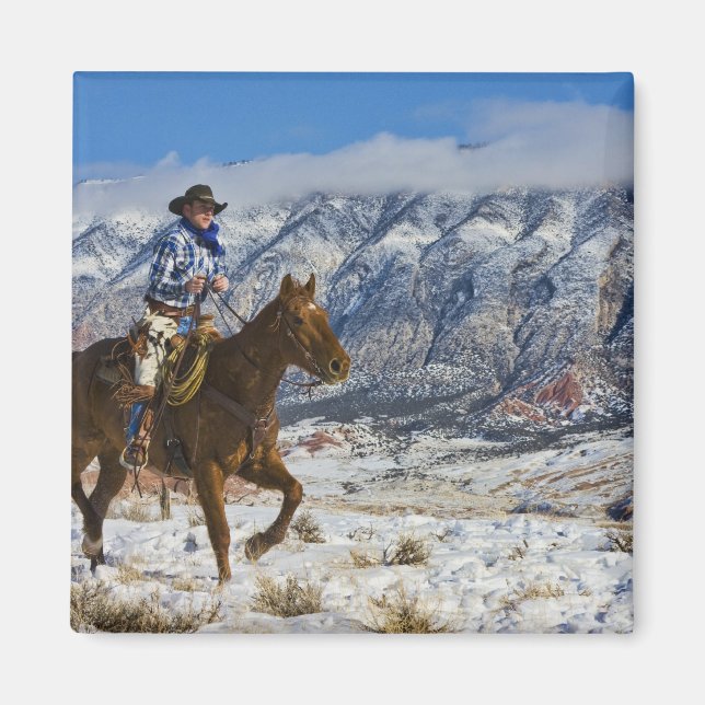 Cowboy till häst iklädd läderchapsar magnet (Framsidan)