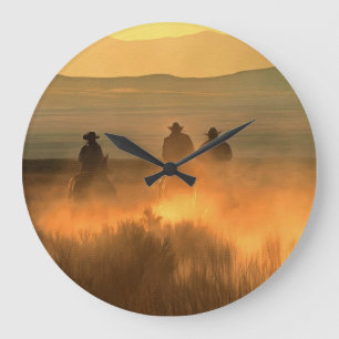 Cowboy Trio: Mountainous Background Gallop. Stor Klocka