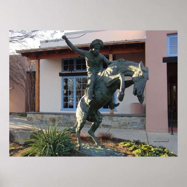Cowboyen på Rearing Horse Statue Poster (Framsidan)