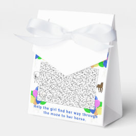 Cowgirl and Horse Maze with Balloons Tack Presentaskar