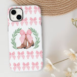 Cowgirl Boots Laurel Wandeand Rosa Bows<br><div class="desc">Girly iphone case med cowgirl bots och en stor rosa buggar med en lagerkrans och mönster av rosa bows för att matcha cowgirl logotyp. Designad för iPhone 14 Plus men passar många andra modeller. Om du väljer en annan modell kontrollerar du att designen fortfarande ser underbar ut i förhandsvisningen och...</div>