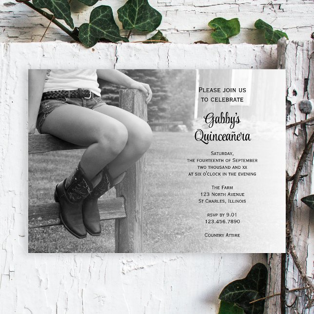 Cowgirl on Fence Western Barn Party Quinceañera Inbjudningar (Skapare uppladdad)