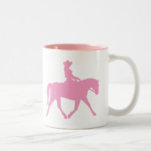 Cowgirl som rider henne häst (rosor) Två-Tonad mugg