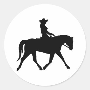 Cowgirl som rider henne häst runt klistermärke