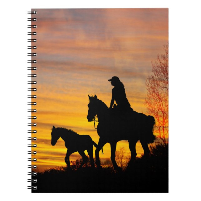 Cowgirl Sunset Horseback Ride Spiral bärbar dator Anteckningsbok (Framsidan)