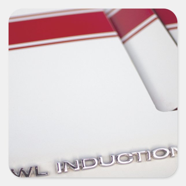 Cowl Induction by Chevrolet Fyrkantigt Klistermärke (Framsida)