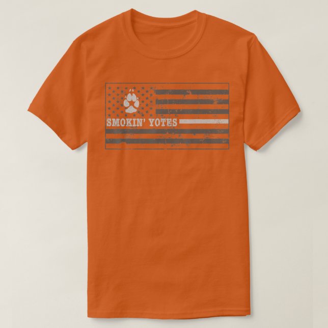 Coyote Hunting Smokin Yotes American Flagga Yote H T Shirt (Design framsida)