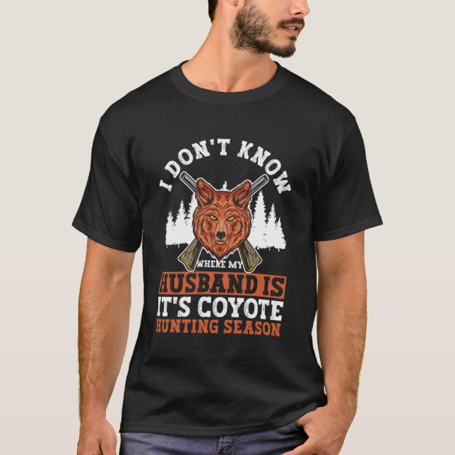 Coyote Trapping and Coyote Hunting T Shirt (Framsida)