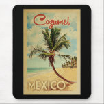 Cozumel Handflatan Träd Vintage resor<br><div class="desc">En unik,  gammal modern teckning i Cozumel Mexiko i mitten av århundradet i vintage resor poster stil. Den har en böjd handflatan träd på sandstranden med hav under ett blått grumligt himlar.</div>