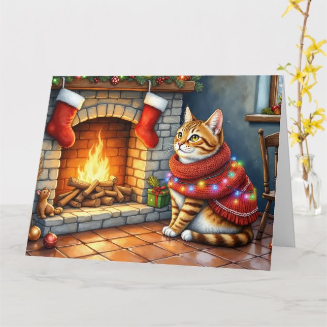 Cozy Abyssinian Cat by Fireplace Christmas Lights Kort (Gul blomma)
