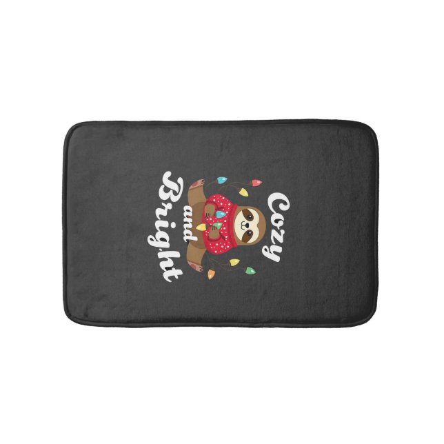 Cozy And Bright Sloth Christmas Lights (2) Badrumsmatta (Framsidan)