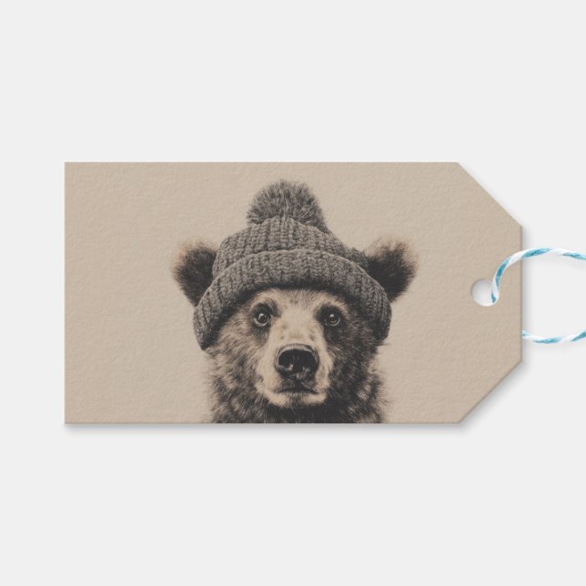 Cozy Bear in Beanie - Cute Winter Animal  Presentetikett (Framsidan (Horisontell))