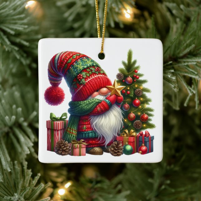Cozy Christmas Gnome Art – Festive Holiday Julgransprydnad Keramik (Träd)