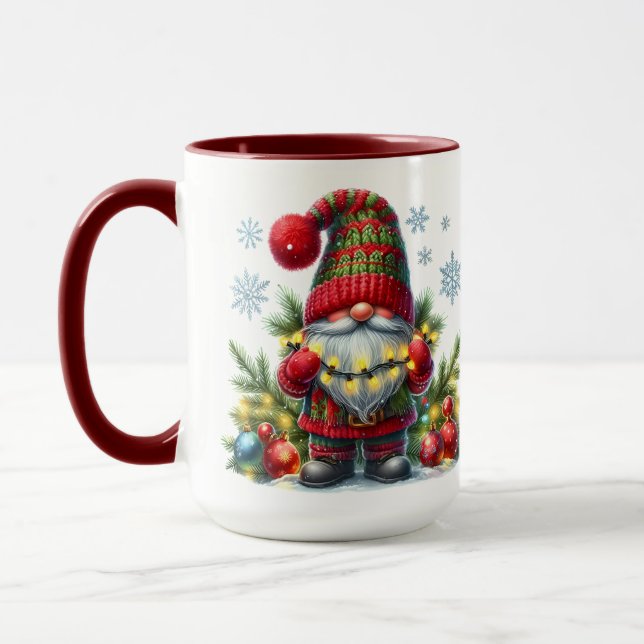 Cozy Christmas Gnome Art – Festive Holiday Mugg (Vänster)