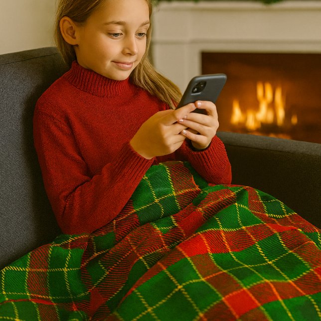 Cozy Christmas Tartan in Red and Green  Fleecefilt (cozy and warm Christmas red and green tartan fleece blanket)