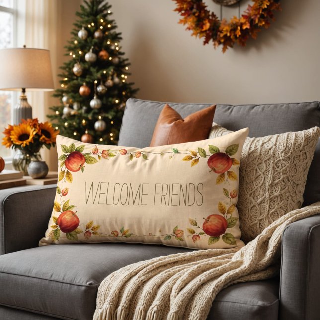 Cozy Friendsgiving Autumn Leaves Apples Warm Decor Lumbarkudde (Cozy Friendsgiving pillow with autumn leaves, apples, and a customizable 'Welcome Friends' message.)