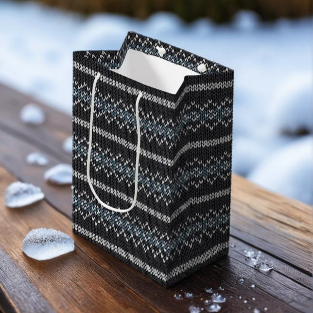 Cozy Knitted Pattern Black and Gray Paper Gift Bag (Skapare uppladdad)