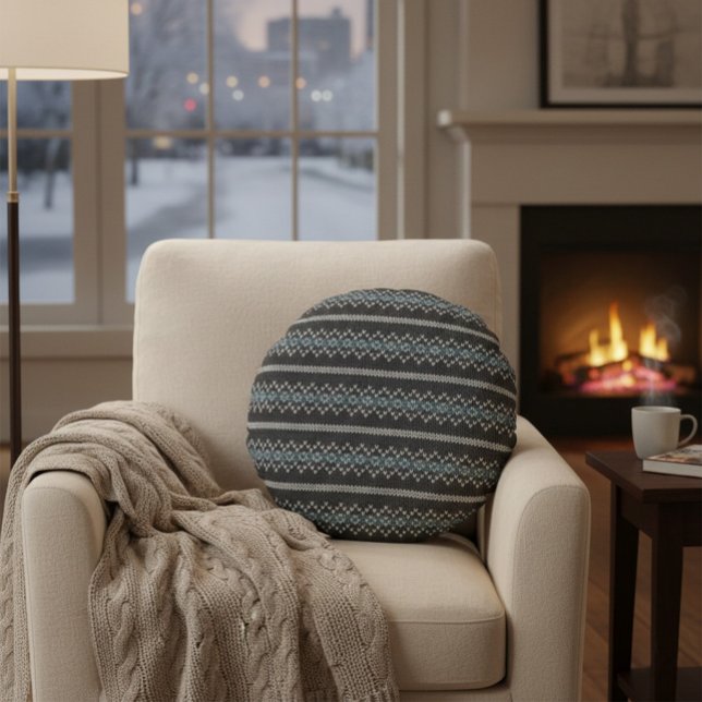 Cozy Knitted Pattern Black and Gray  Rund Kudde (Skapare uppladdad)