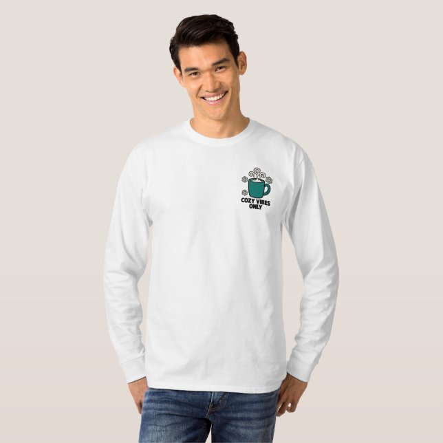 Cozy Vibes Only Winter Comic Tee (Hel framsida)