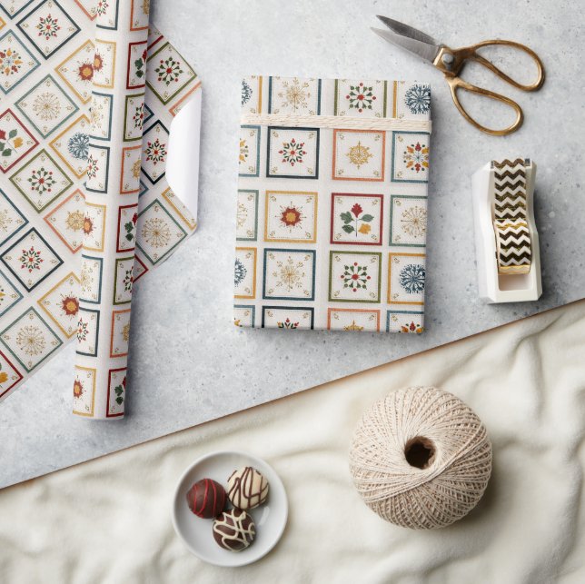 Cozy Winter Blocks with Holiday Motifs Presentpapper (Hantverk)