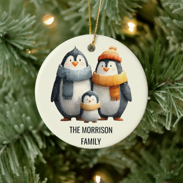 Cozy Winter Penguin Family Julgransprydnad Keramik (Träd)