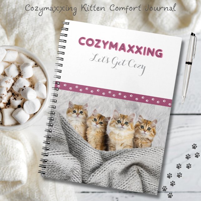 Cozymaxxing Kitten Comfort Journal Rosa & Grått Anteckningsbok (Embrace the ultimate level of comfort and cuteness with the Cozymaxxing Kitten Comfort Journal. )