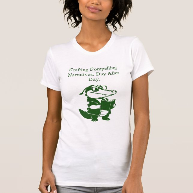 Crafting Compelling Narratives Writer Design T Shirt (Framsida)