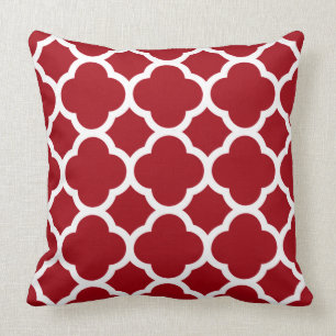 Cranberry Red and White Quatrefoil Mönster Kudde