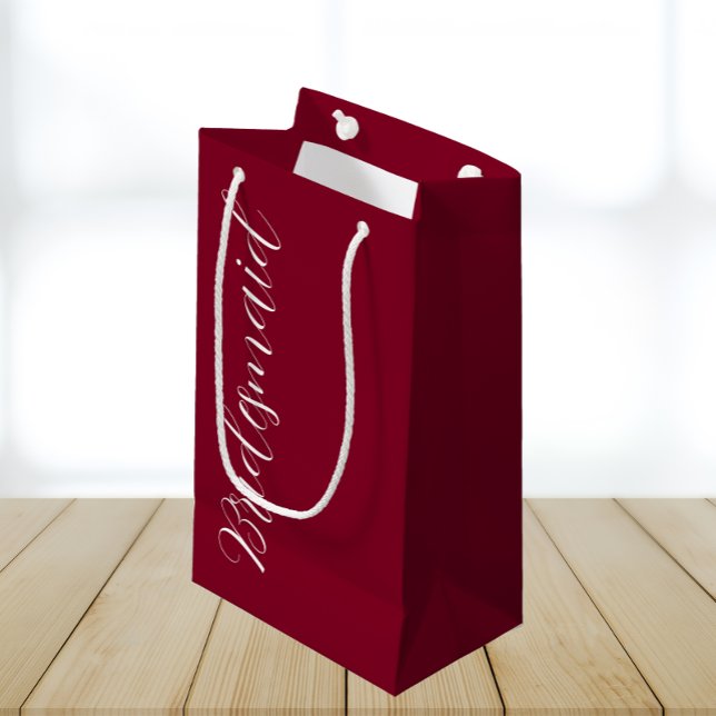 Cranberry Red Stylized Script Bröllop Bridesmaid (In Situ)