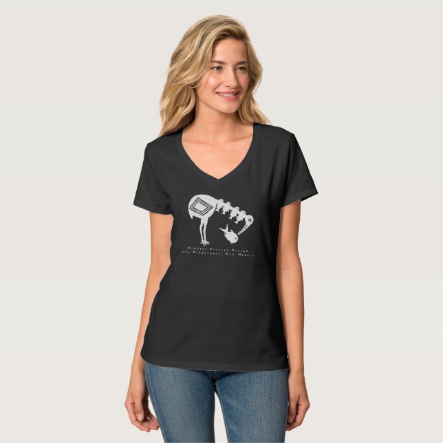 Crane Eating Fish - Mimbres Pottery Design T-Shirt (Hel framsida)