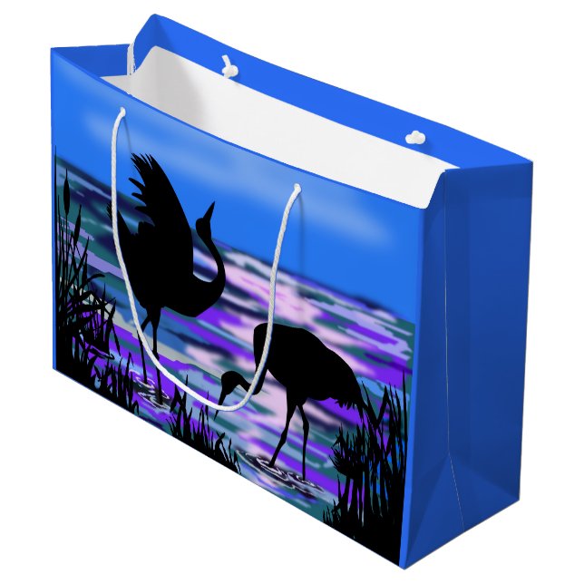 Cranes Bird Gift Bag - Kärlek Dance (Framsidan Vinklad)