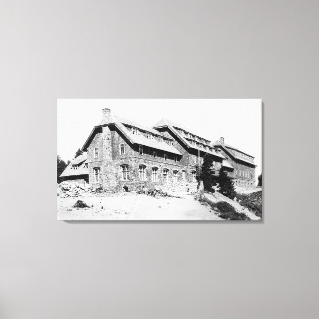 Crater Sjö Lodge PhotographCrater Sjö, ELLER 3 Canvastryck (Framsida)