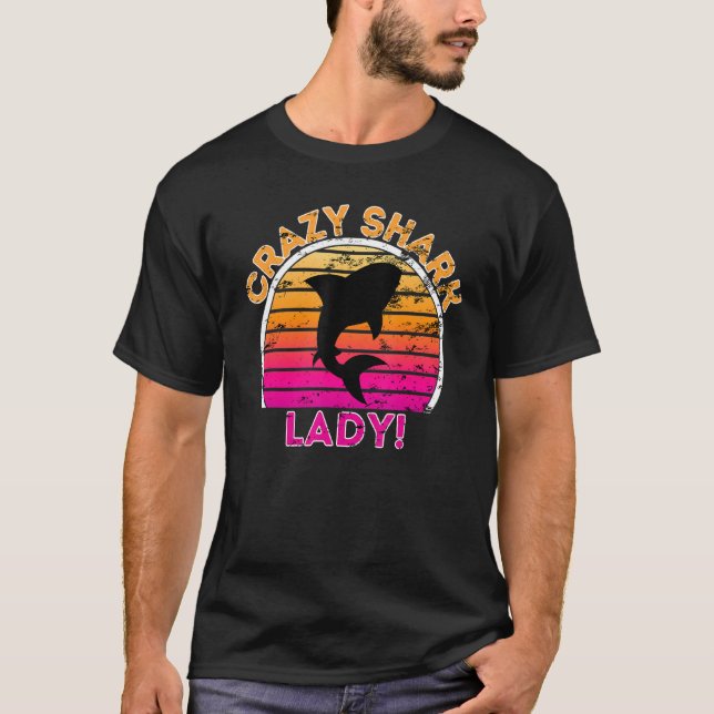 Crazy Shark Dam Funny Retro Shark T Shirt (Framsida)