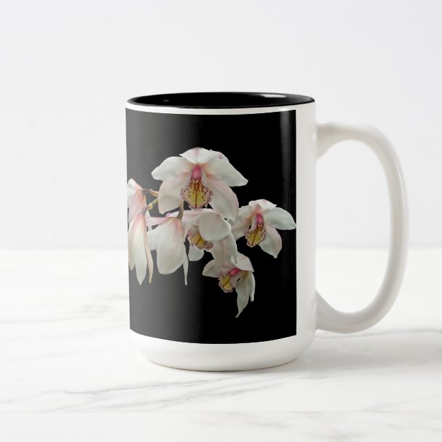 Cream and Rosa Orchids on Black Två-Tonad Mugg (Höger)