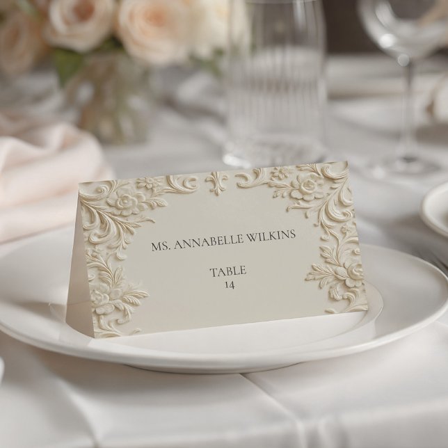 Cream Embossed Floral Scroll Ivory Table Placeringskort (Cream Embossed Floral Scroll Ivory Table Place Card)