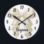 Cream Kaskad Veckad Slinga Elegant Lyxig Girlig Rund Klocka<br><div class="desc">Anpassa med valfri text.</div>